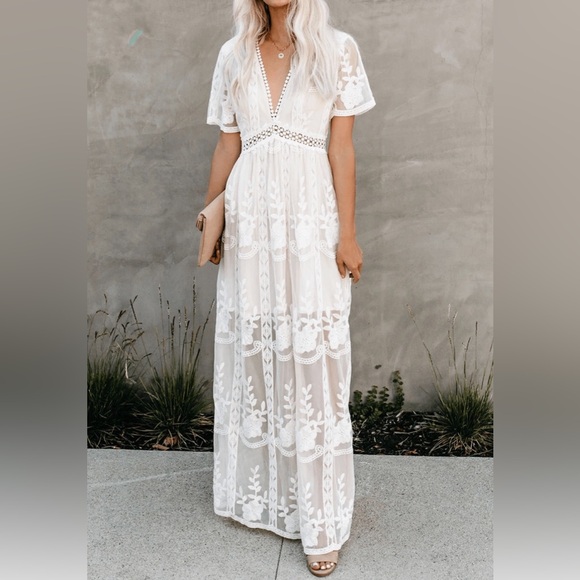 Fairsweety Dresses & Skirts - Fairsweety V-Neck Lace Maxi Wedding Dress - Size Large
